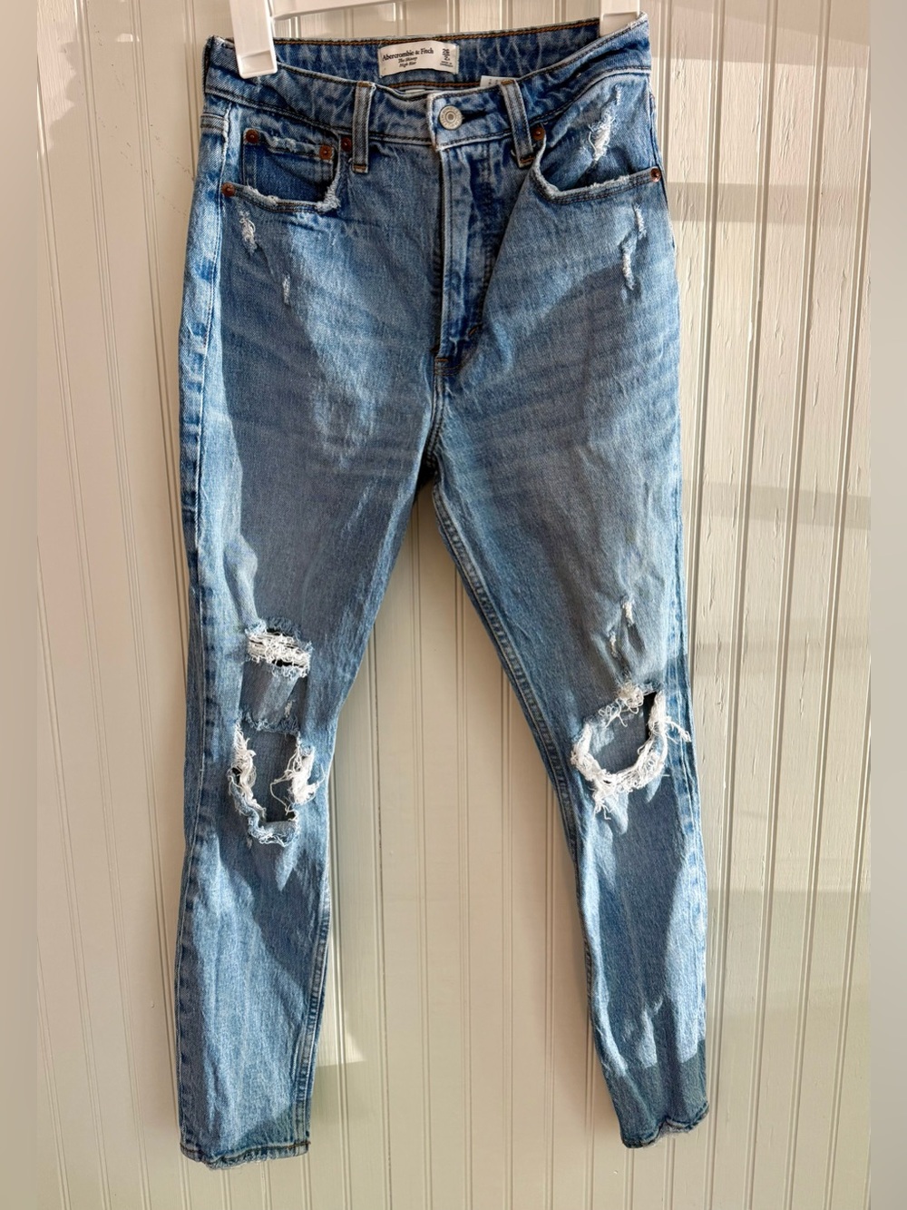 Abercrombie & Fitch Distressed High Rise Jeans Size 2